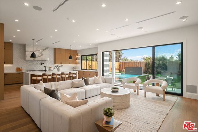 1742 Preuss Road, Los Angeles, CA 90035