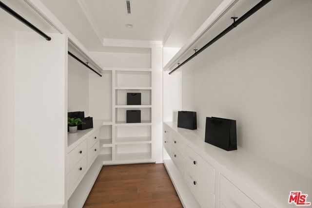 1742 Preuss Road, Los Angeles, CA 90035