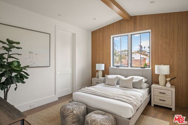 1742 Preuss Road, Los Angeles, CA 90035