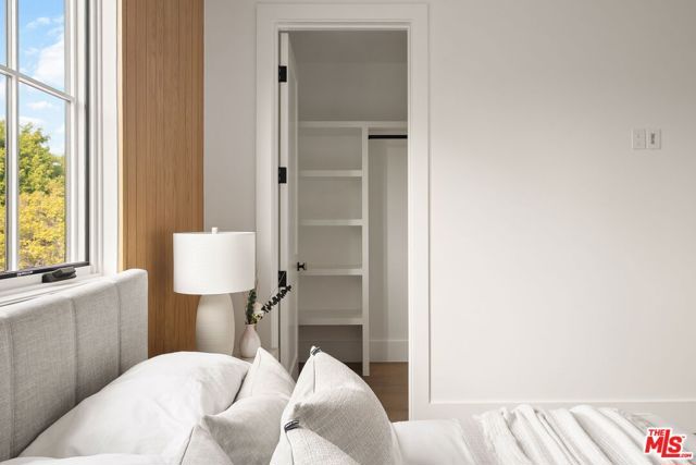 1742 Preuss Road, Los Angeles, CA 90035