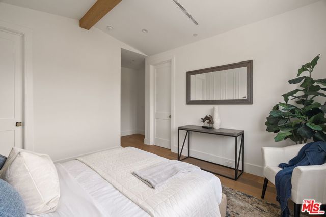 1742 Preuss Road, Los Angeles, CA 90035