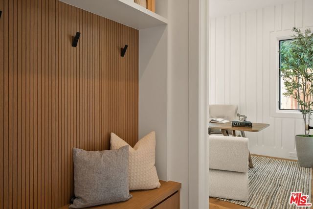 1742 Preuss Road, Los Angeles, CA 90035