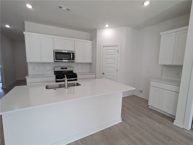 2734 N Snowball Avenue, Fayetteville, AR 72704