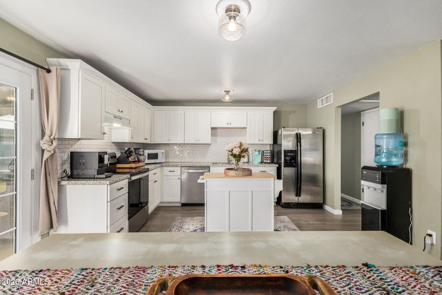 3429 E EVERETT Drive, Phoenix, AZ 85032