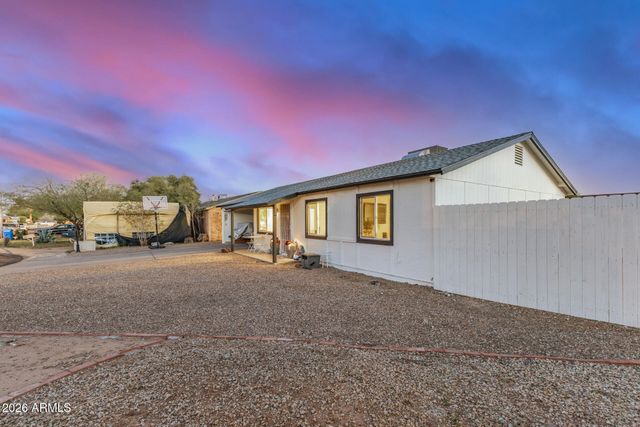 3429 E EVERETT Drive, Phoenix, AZ 85032