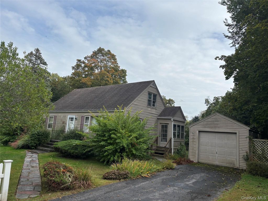 10 Patricia Avenue, Fishkill, NY 12524