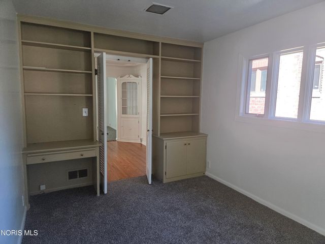2716 Powhattan Parkway, Toledo, OH 43606