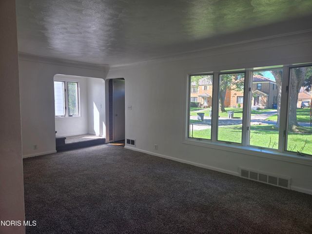 2716 Powhattan Parkway, Toledo, OH 43606