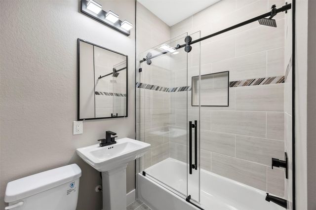 5949 Collingsworth Street, Houston, TX 77026