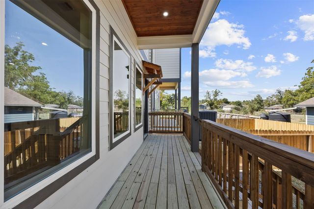 5949 Collingsworth Street, Houston, TX 77026