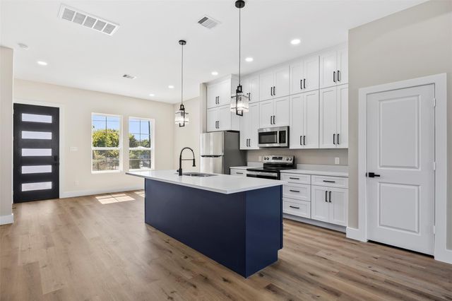 5949 Collingsworth Street, Houston, TX 77026