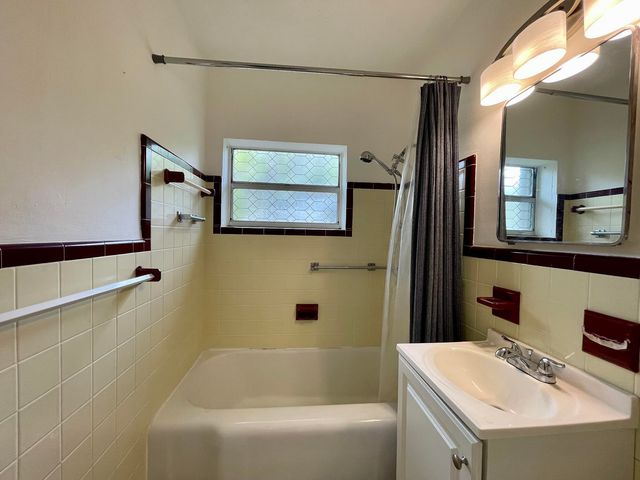 2204 NW 3rd Avenue 2, Wilton Manors, FL 33311