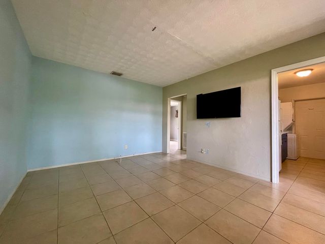 2204 NW 3rd Avenue 2, Wilton Manors, FL 33311