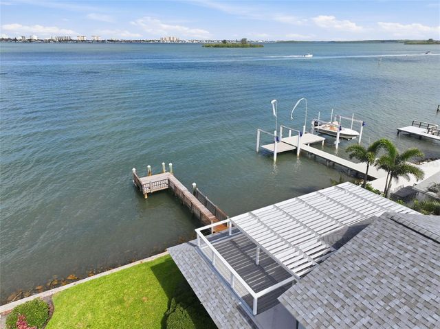 1832 VENETIAN POINT DRIVE, Clearwater, FL 33755