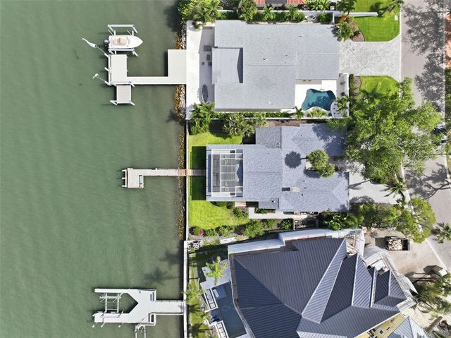 1832 VENETIAN POINT DRIVE, Clearwater, FL 33755