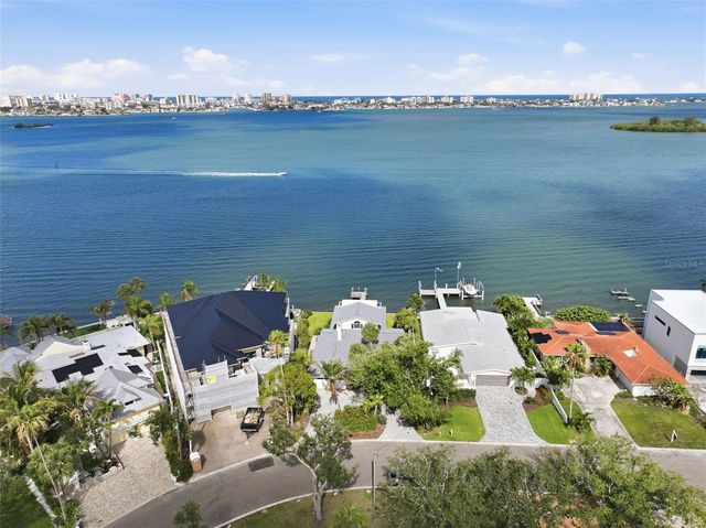 1832 VENETIAN POINT DRIVE, Clearwater, FL 33755