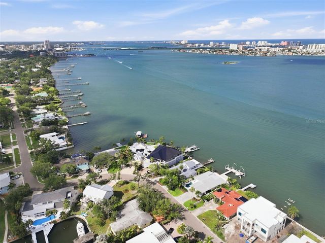 1832 VENETIAN POINT DRIVE, Clearwater, FL 33755