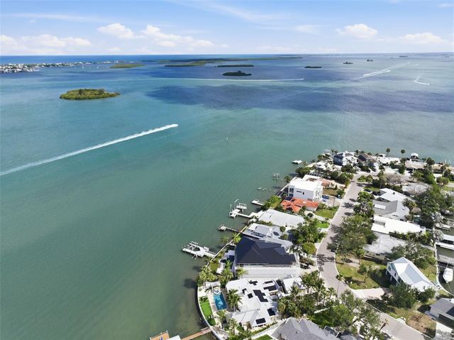 1832 VENETIAN POINT DRIVE, Clearwater, FL 33755