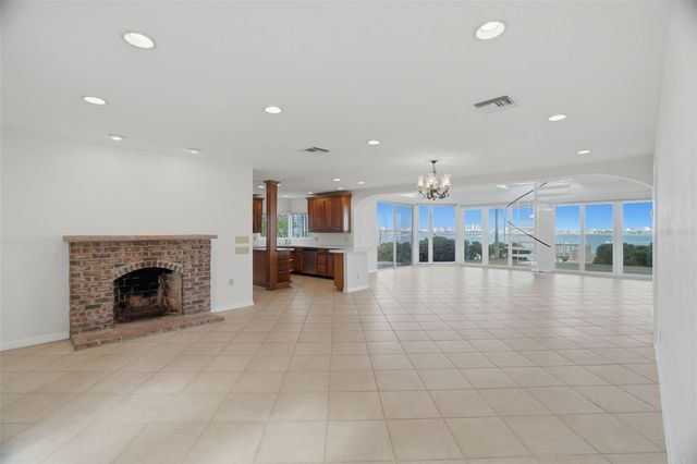 1832 VENETIAN POINT DRIVE, Clearwater, FL 33755