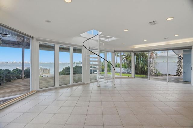 1832 VENETIAN POINT DRIVE, Clearwater, FL 33755