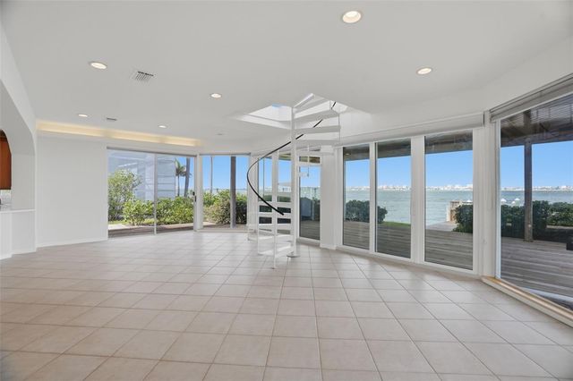 1832 VENETIAN POINT DRIVE, Clearwater, FL 33755