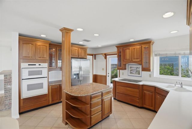 1832 VENETIAN POINT DRIVE, Clearwater, FL 33755
