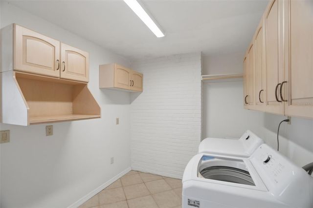 1832 VENETIAN POINT DRIVE, Clearwater, FL 33755