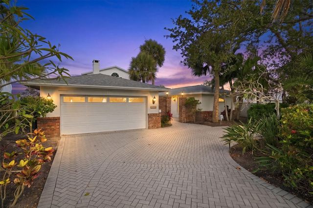 1832 VENETIAN POINT DRIVE, Clearwater, FL 33755