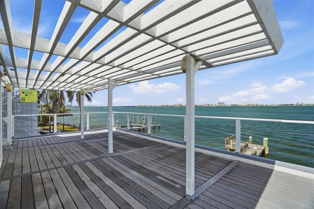 1832 VENETIAN POINT DRIVE, Clearwater, FL 33755