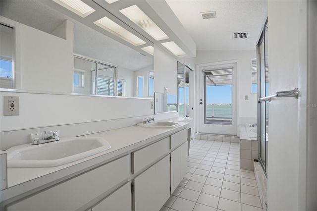 1832 VENETIAN POINT DRIVE, Clearwater, FL 33755