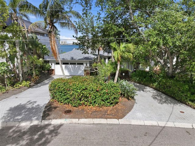 1832 VENETIAN POINT DRIVE, Clearwater, FL 33755