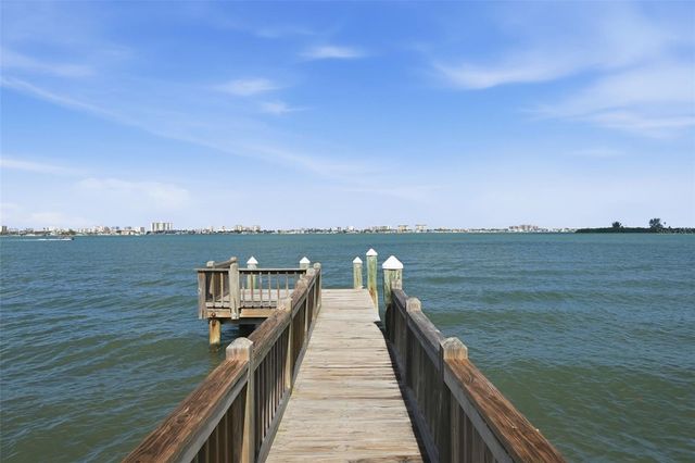 1832 VENETIAN POINT DRIVE, Clearwater, FL 33755