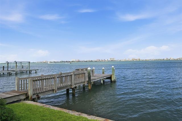 1832 VENETIAN POINT DRIVE, Clearwater, FL 33755