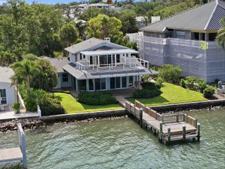 1832 VENETIAN POINT DRIVE, Clearwater, FL 33755