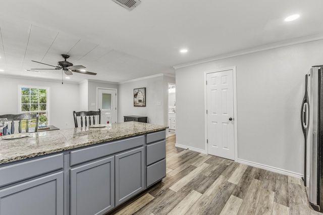 191 Navaho Trail, Onalaska, TX 77360