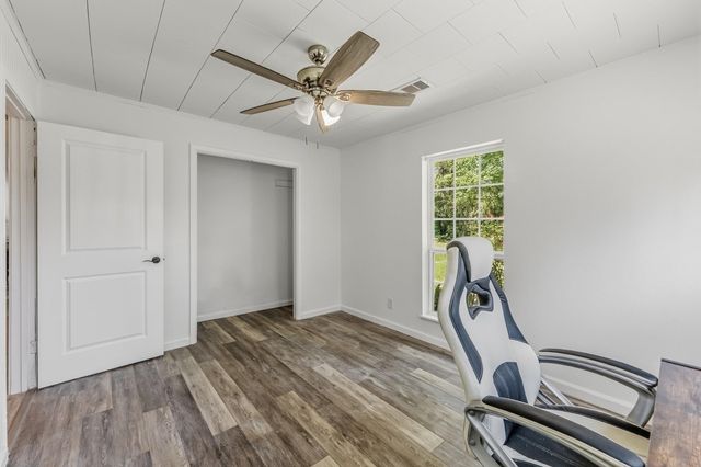 191 Navaho Trail, Onalaska, TX 77360