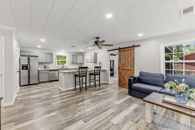 191 Navaho Trail, Onalaska, TX 77360
