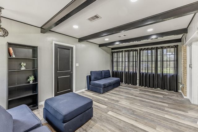 191 Navaho Trail, Onalaska, TX 77360