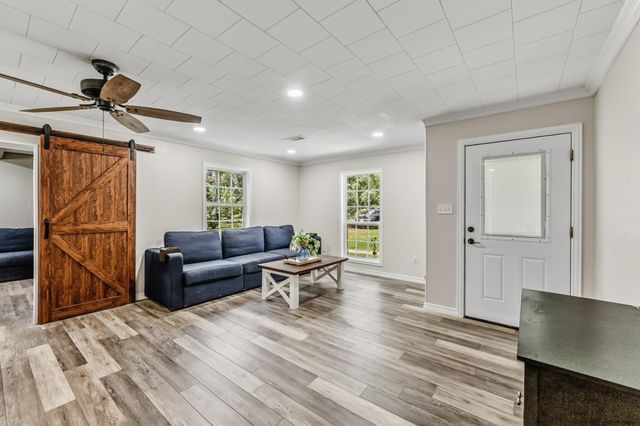 191 Navaho Trail, Onalaska, TX 77360