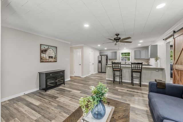 191 Navaho Trail, Onalaska, TX 77360
