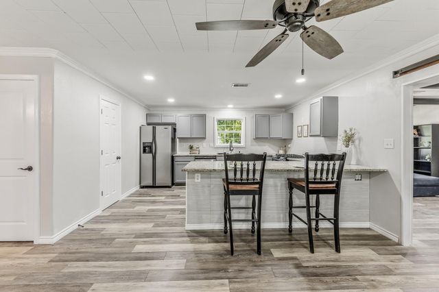 191 Navaho Trail, Onalaska, TX 77360