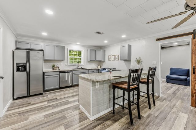 191 Navaho Trail, Onalaska, TX 77360