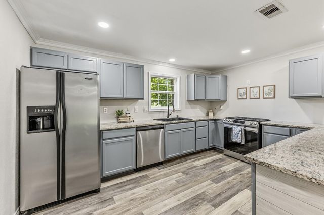 191 Navaho Trail, Onalaska, TX 77360