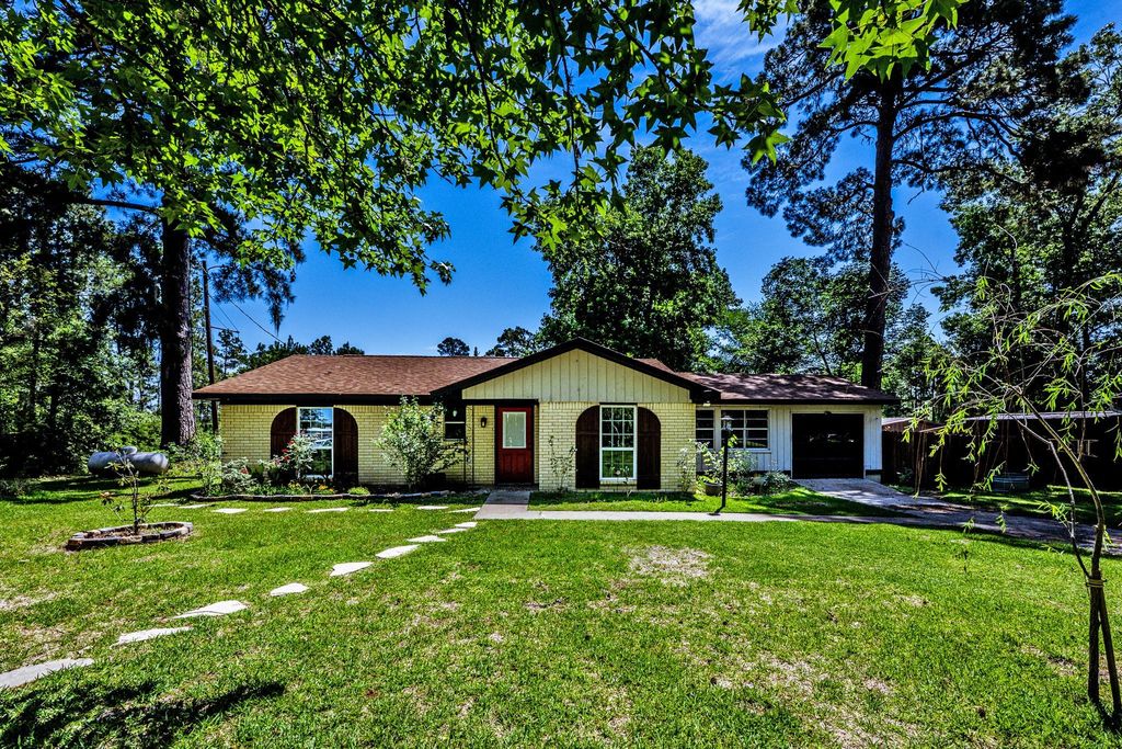 191 Navaho Trail, Onalaska, TX 77360