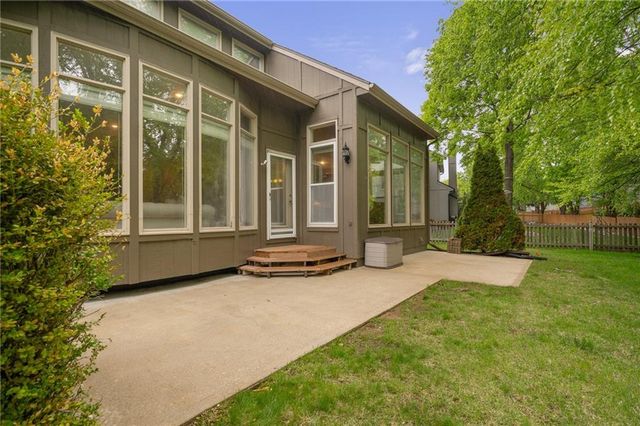 13201 Ballentine Street, Overland Park, KS 66213