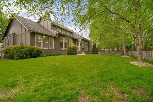 13201 Ballentine Street, Overland Park, KS 66213