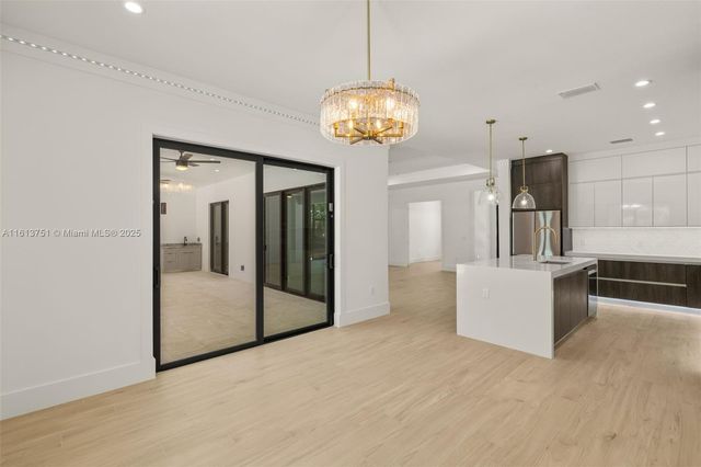 1587 W GOLDEN GATE BLVD, Naples, FL 34120