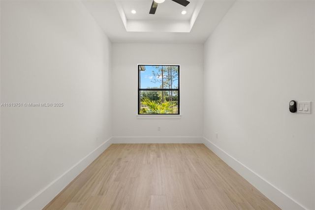 1587 W GOLDEN GATE BLVD, Naples, FL 34120