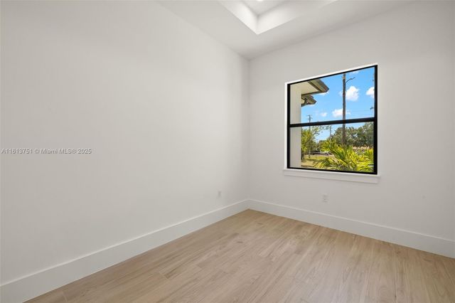 1587 W GOLDEN GATE BLVD, Naples, FL 34120