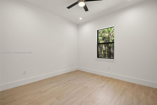 1587 W GOLDEN GATE BLVD, Naples, FL 34120